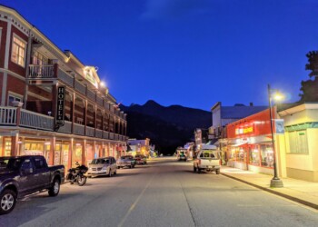 Kaslo Night